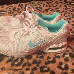 Brand new never worn Nike air women’s shoes.